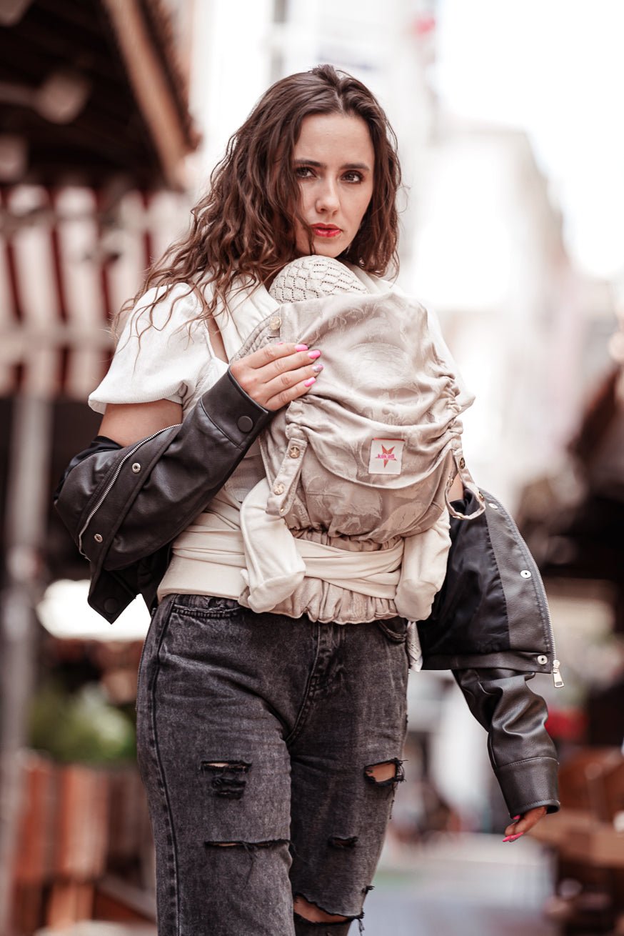 Babytrage TaiTai Silky Skulls - KOKADI