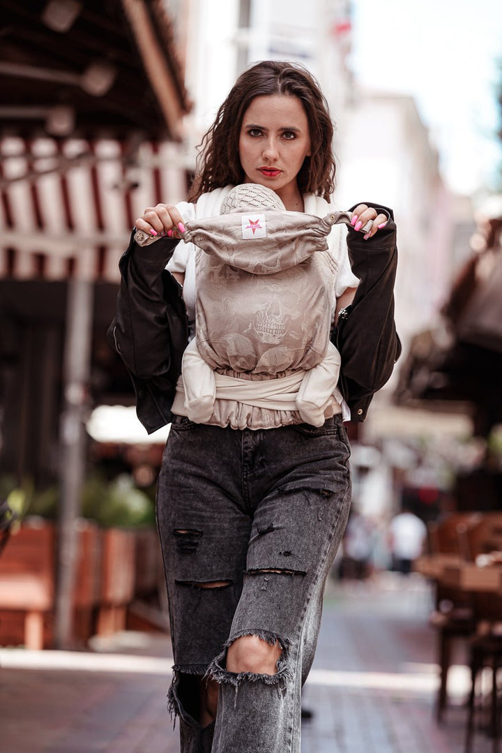 Babytrage TaiTai Silky Skulls - KOKADI