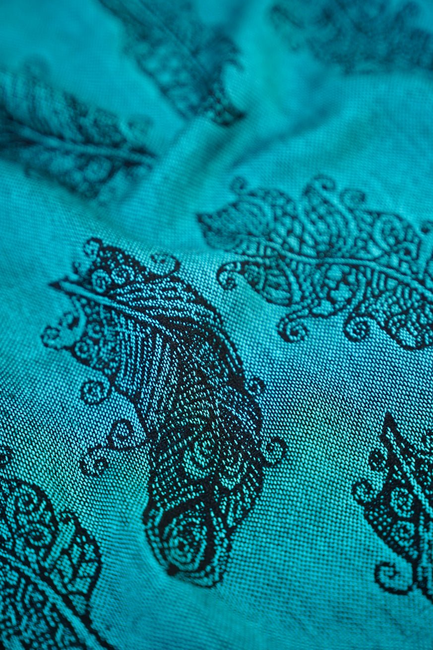 Serviette câline plumes de mandala Alexander - KOKADI