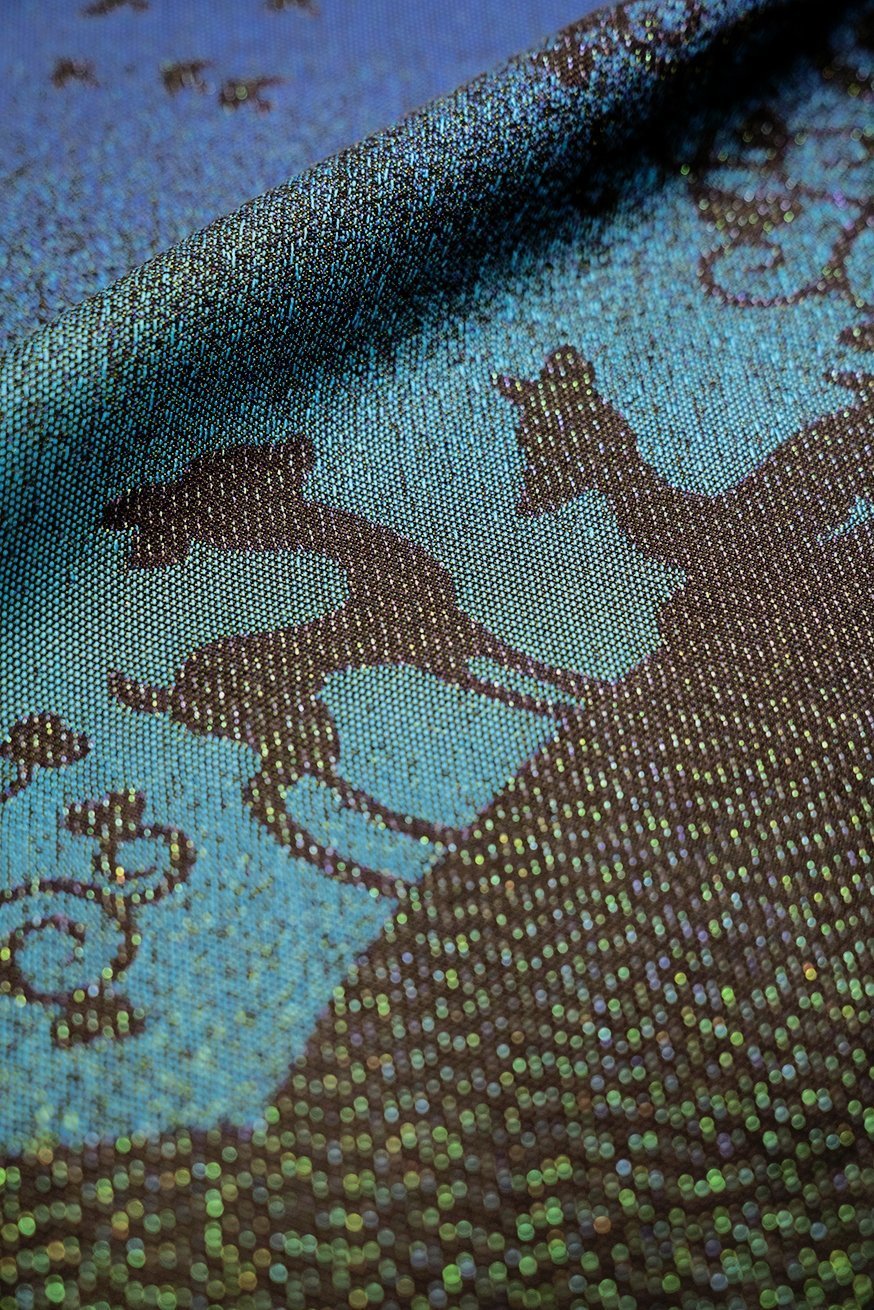 Écharpe de portage Pays des merveilles d'un bleu profond - KOKADI